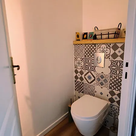 Beautiful Garden With Sea View 2 Bedrooms Ensuite *
