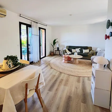 Beautiful Garden With Sea View 2 Bedrooms Ensuite Apartamento