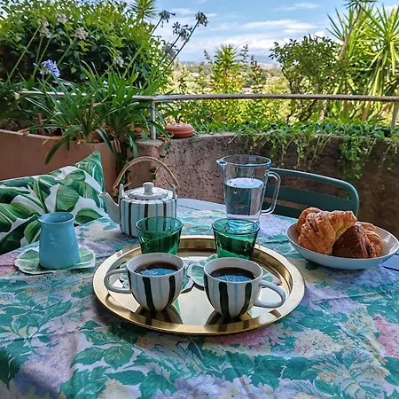 Apartamento Beautiful Garden With Sea View 2 Bedrooms Ensuite